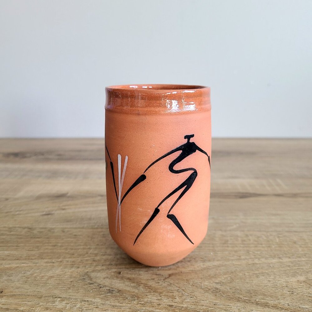 Vintage African Simba pottery Zimbabwe small terracotta vase with people figures
